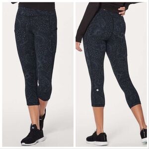 Lululemon 8 Speed Up Nouveau Mach Blue Black floral paisley crops Leggings